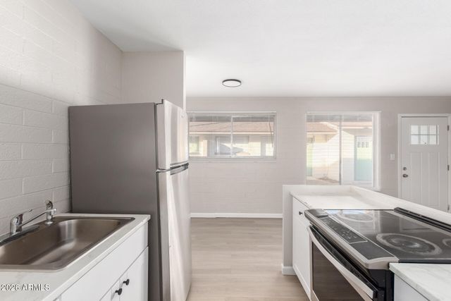 405 S PRIEST Drive, Tempe, AZ 85281