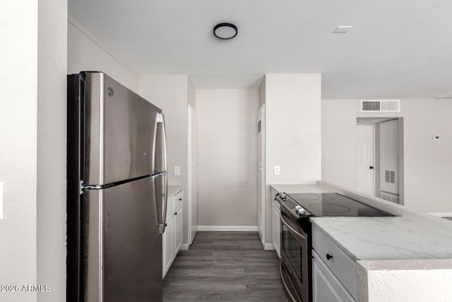 405 S PRIEST Drive, Tempe, AZ 85281