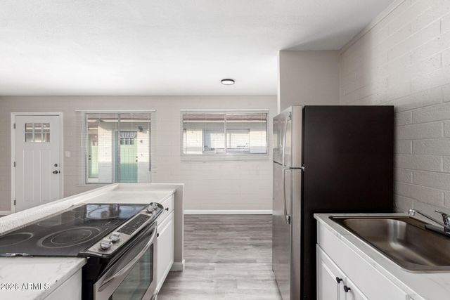 405 S PRIEST Drive, Tempe, AZ 85281