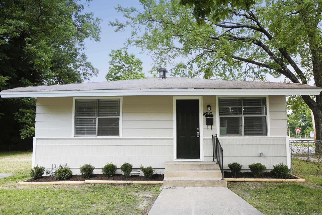1600 Moss Street, North Little Rock, AR 72114
