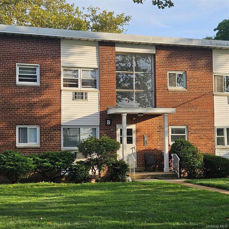 125 Hempstead Gardens Drive B1D, West Hempstead, NY 11552 — exterior