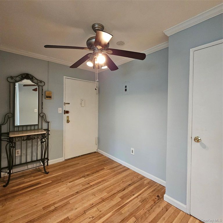 125 Hempstead Gardens Drive B1D, West Hempstead, NY 11552 — photo 5
