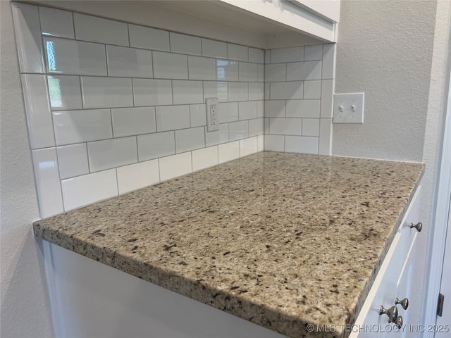 513 Honeysuckle Lane, Madill, OK 73446