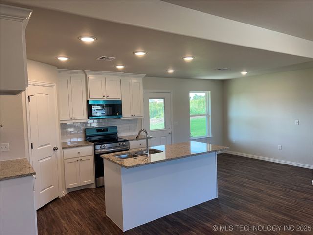 513 Honeysuckle Lane, Madill, OK 73446