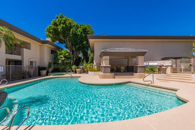 3235 E Camelback Road Unit 201, Phoenix, AZ 85018