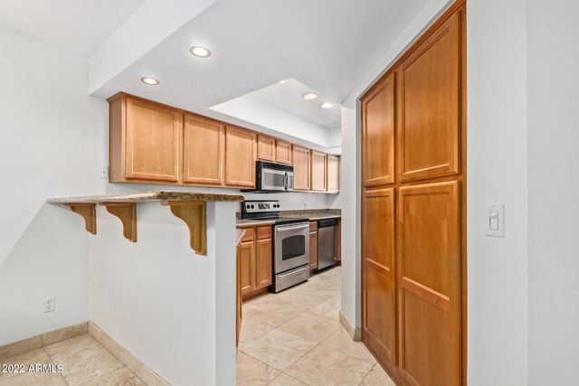 3235 E Camelback Road Unit 201, Phoenix, AZ 85018