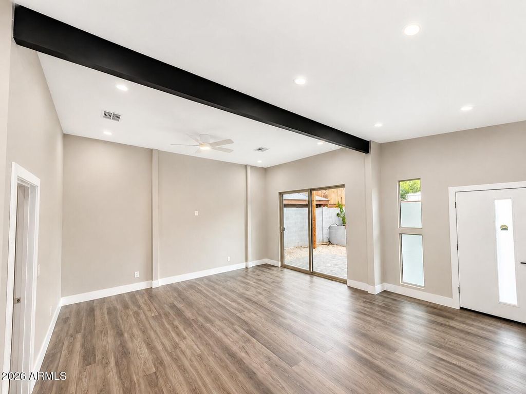 8045 N 14TH Street, Phoenix, AZ 85020 — photo 4