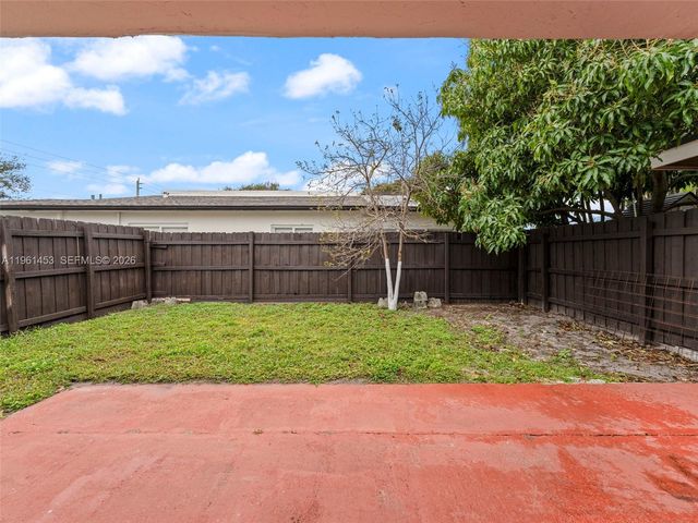 2406 SW 54th St, Dania Beach, FL 33312