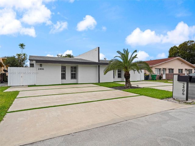 2406 SW 54th St, Dania Beach, FL 33312