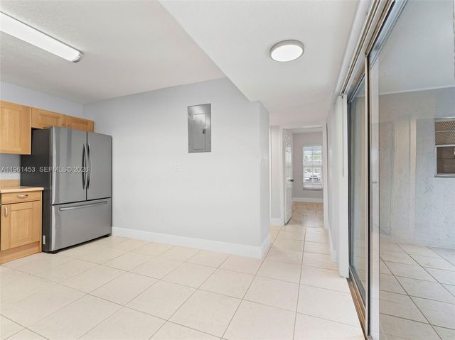 2406 SW 54th St, Dania Beach, FL 33312