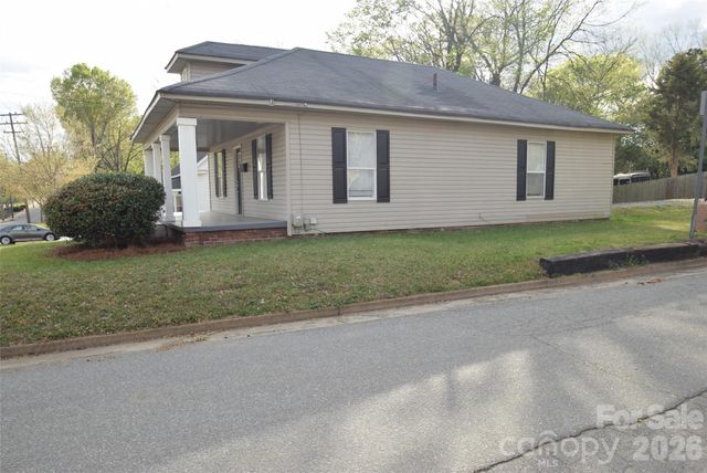 152 Academy Avenue NW, Concord, NC 28025
