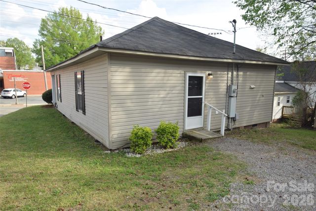 152 Academy Avenue NW, Concord, NC 28025