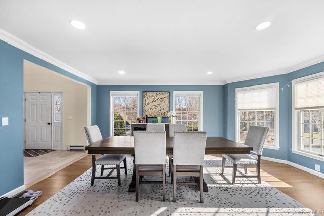 35 Rock Cliff Place, White Plains, NY 10603