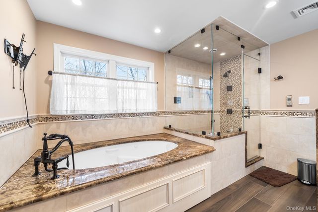 35 Rock Cliff Place, White Plains, NY 10603