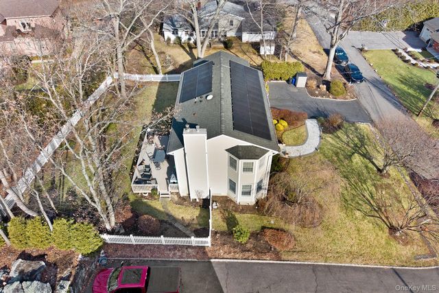 35 Rock Cliff Place, White Plains, NY 10603