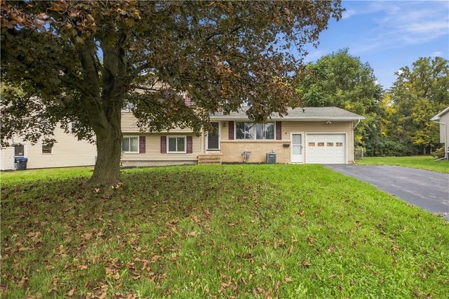 4 Sun Valley Drive, Gates, NY 14606