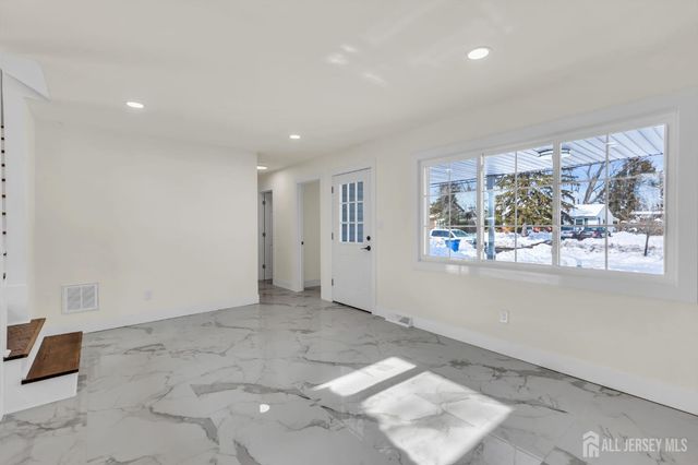 109 Throckmorton Ln Lane, Old Bridge, NJ 08857