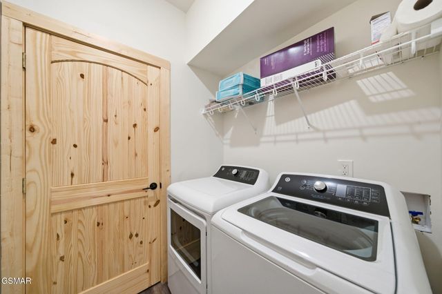 644 Ridge Top Loop, Gatlinburg, TN 37738