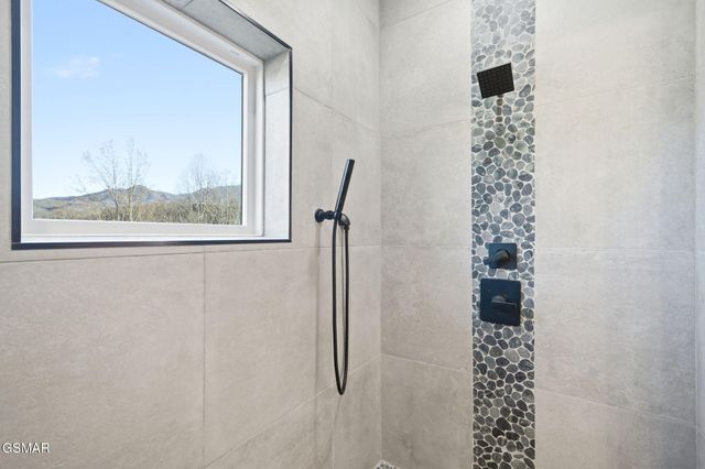 644 Ridge Top Loop, Gatlinburg, TN 37738