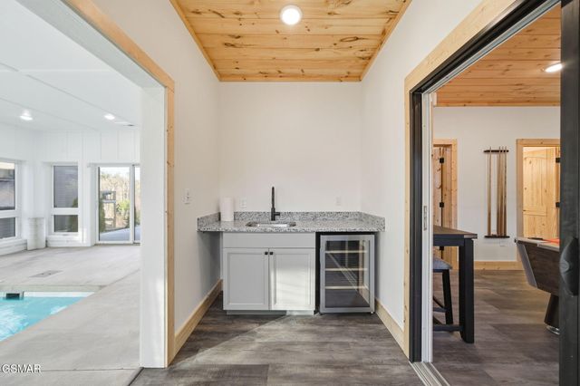 644 Ridge Top Loop, Gatlinburg, TN 37738