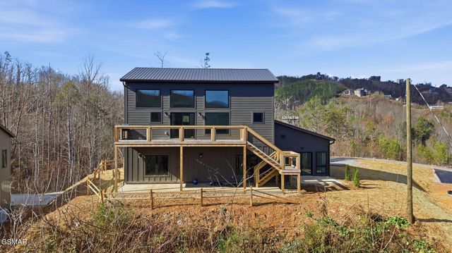 644 Ridge Top Loop, Gatlinburg, TN 37738