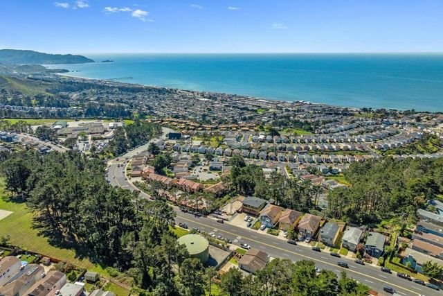 627 Hickey Boulevard D, Pacifica, CA 94044