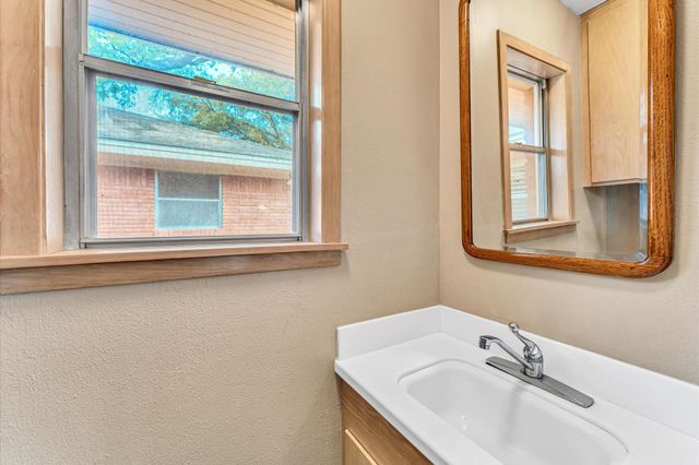 6327 Wynnwood Lane, Houston, TX 77008