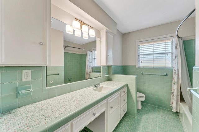 6327 Wynnwood Lane, Houston, TX 77008