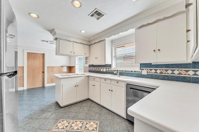 6327 Wynnwood Lane, Houston, TX 77008