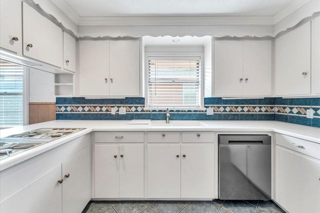 6327 Wynnwood Lane, Houston, TX 77008