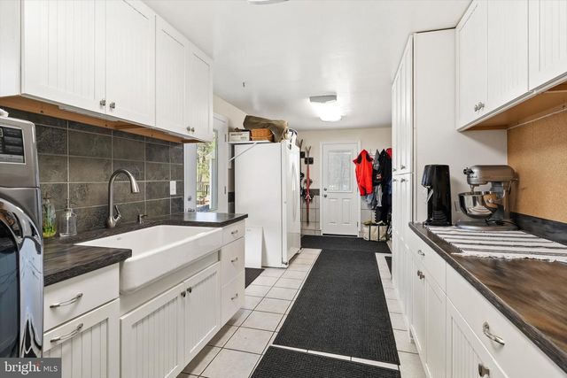 18 CRANBURY NECK RD, Cranbury, NJ 08512