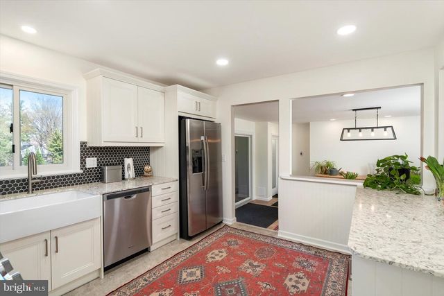 18 CRANBURY NECK RD, Cranbury, NJ 08512