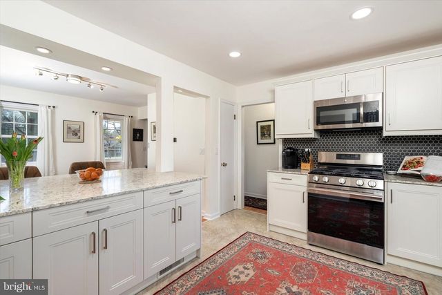18 CRANBURY NECK RD, Cranbury, NJ 08512