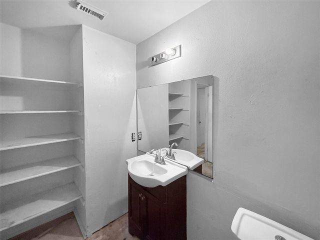 13911 Honey Bee Court, Houston, TX 77039