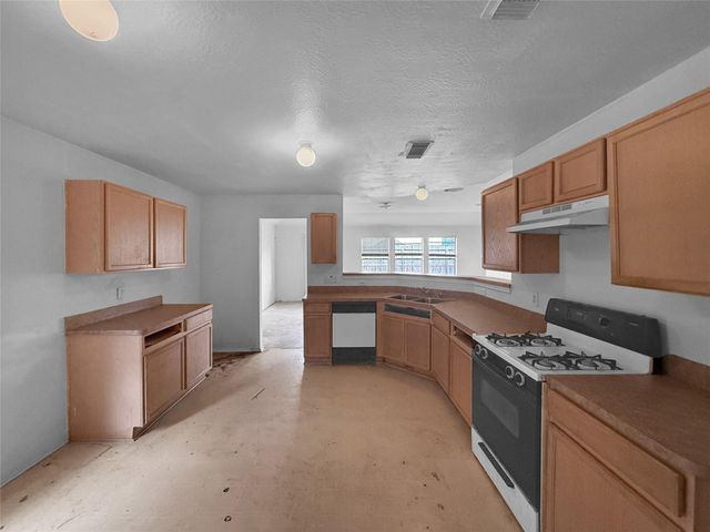 13911 Honey Bee Court, Houston, TX 77039