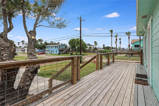 403 S Gulf St, Port Aransas, TX 78373