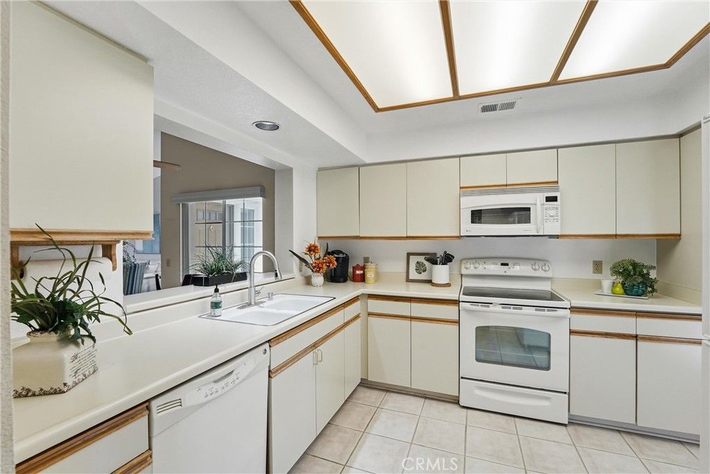 Image 12 of property listing at 128 Desert Falls Drive E, Palm Desert, CA 92211