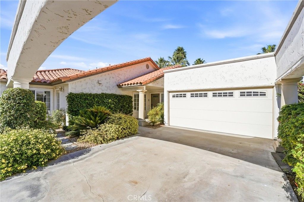 Image 2 of property listing at 128 Desert Falls Drive E, Palm Desert, CA 92211