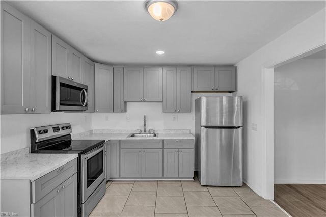 2316 Effingham ST, Portsmouth, VA 23704