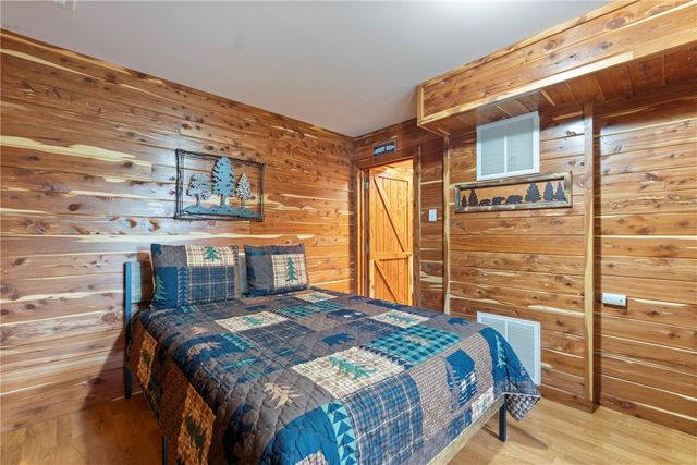 805 County Road 309, Eureka Springs, AR 72632