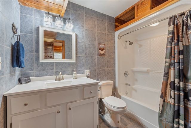 805 County Road 309, Eureka Springs, AR 72632