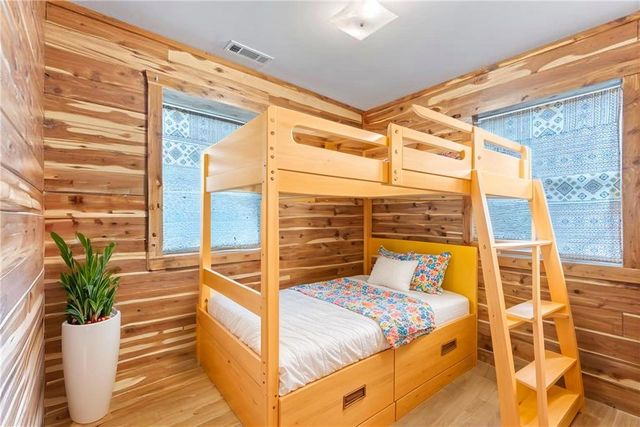 805 County Road 309, Eureka Springs, AR 72632