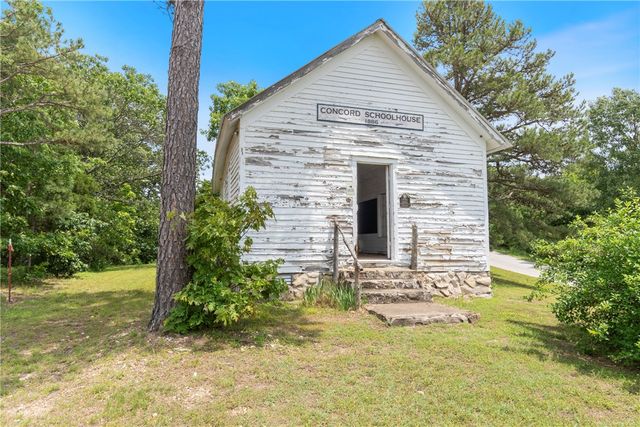 805 County Road 309, Eureka Springs, AR 72632