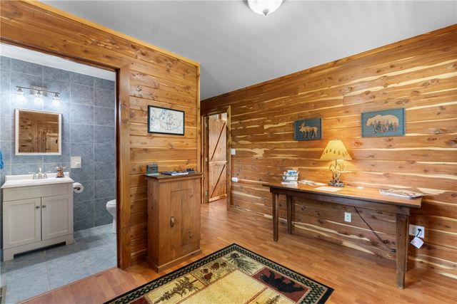 805 County Road 309, Eureka Springs, AR 72632