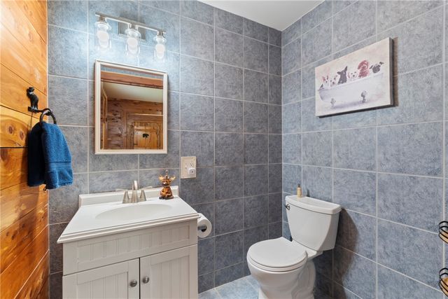 805 County Road 309, Eureka Springs, AR 72632