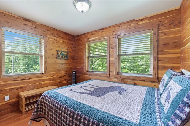 805 County Road 309, Eureka Springs, AR 72632