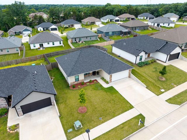 5502 GEYSER BLVD, Columbia, MO 65202
