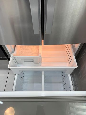 5061 W Oakland Park Blvd 211, Lauderdale Lakes, FL 33313