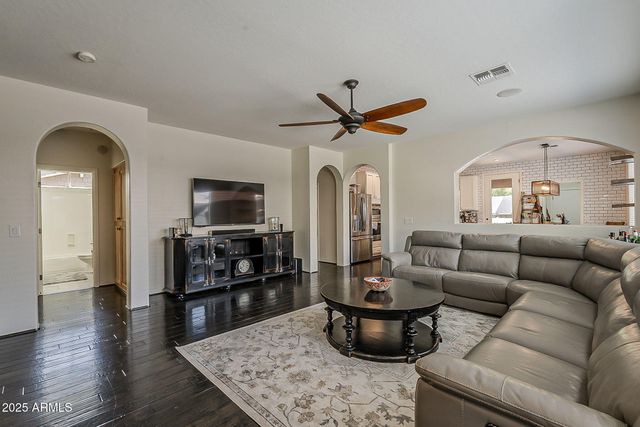 2669 E TAMARISK Street, Gilbert, AZ 85296