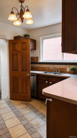6131 Appoline Street, Dearborn, MI 48126